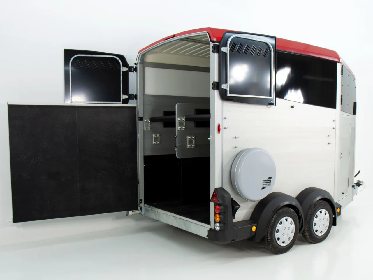 Ifor Williams Pferdeanhänger HBX 511 – Sattelkammer, neues Modell, rot