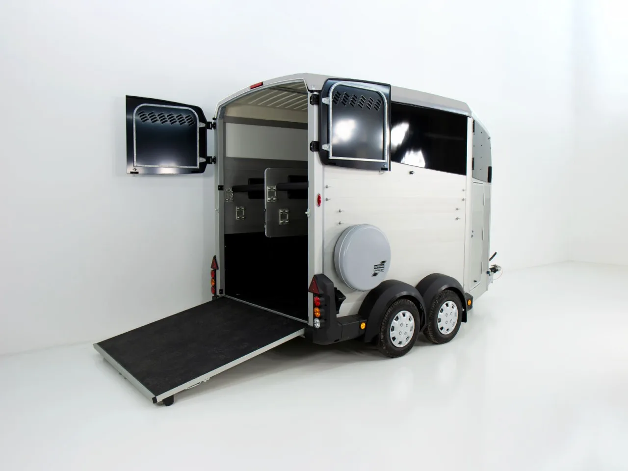 Ifor Williams HBX 511 – Pferdeanhänger, Sattelkammer, neues Modell, silber