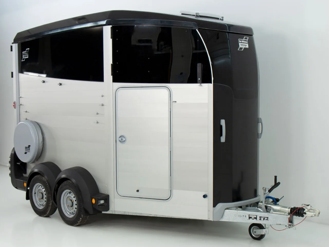 Ifor Williams Pferdeanhänger HBX 511 – Sattelkammer, neues Modell, schwarz - immagine 8