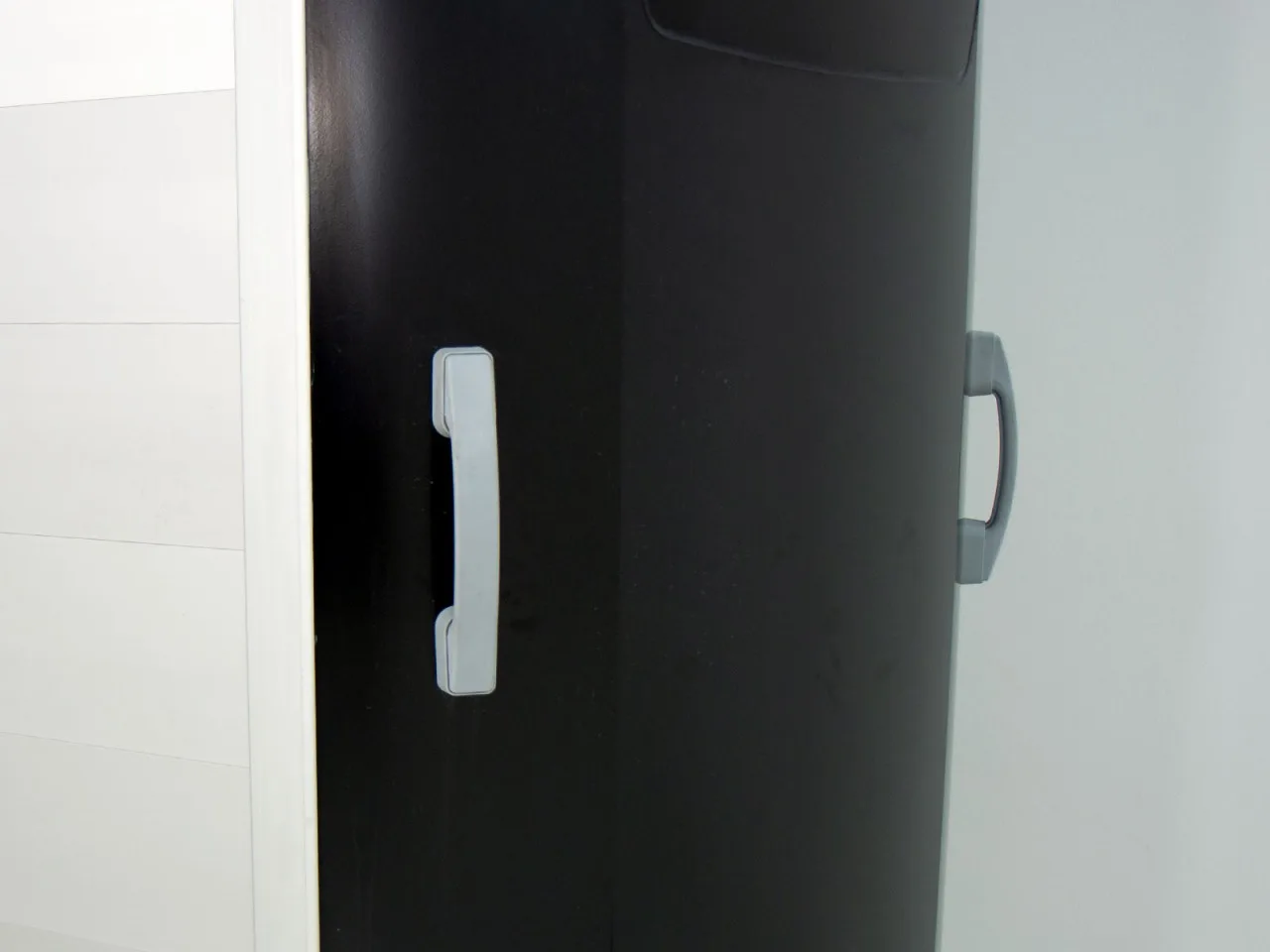 Ifor Williams Pferdeanhänger HBX 511 – Sattelkammer, neues Modell, schwarz - immagine 4