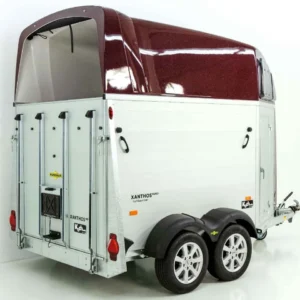 Humbaur Pferdeanhänger XANTHOS AERO 2400|purple red|Sattelkammer|Alufelgen