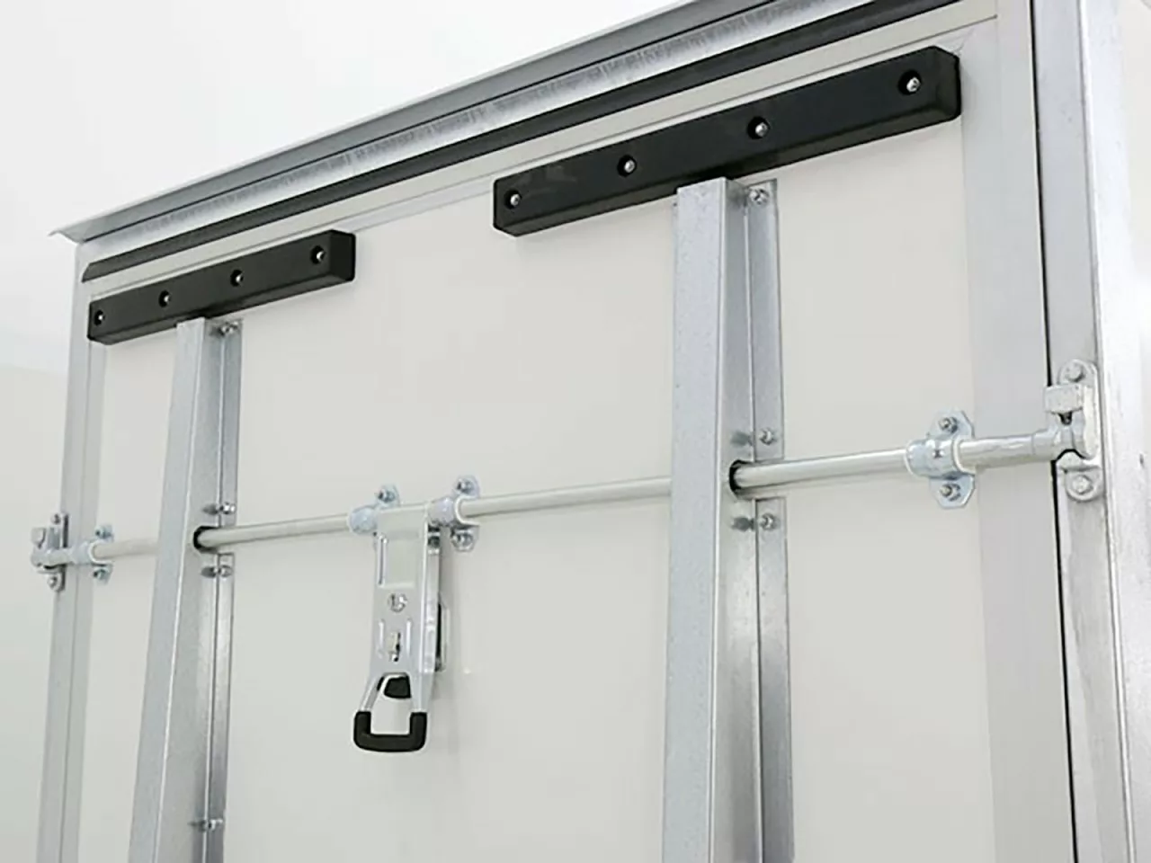 Blyss Kofferanhänger 146x357cm Höhe:180cm 2,7t|Rampe| 1 Tür - immagine 7