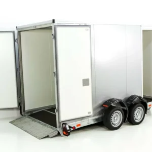 Vezeko Koffer-Absenkanhänger – 2,7 t, 157 × 344 cm, Höhe 210 cm, Tür, E-Pumpe, silber