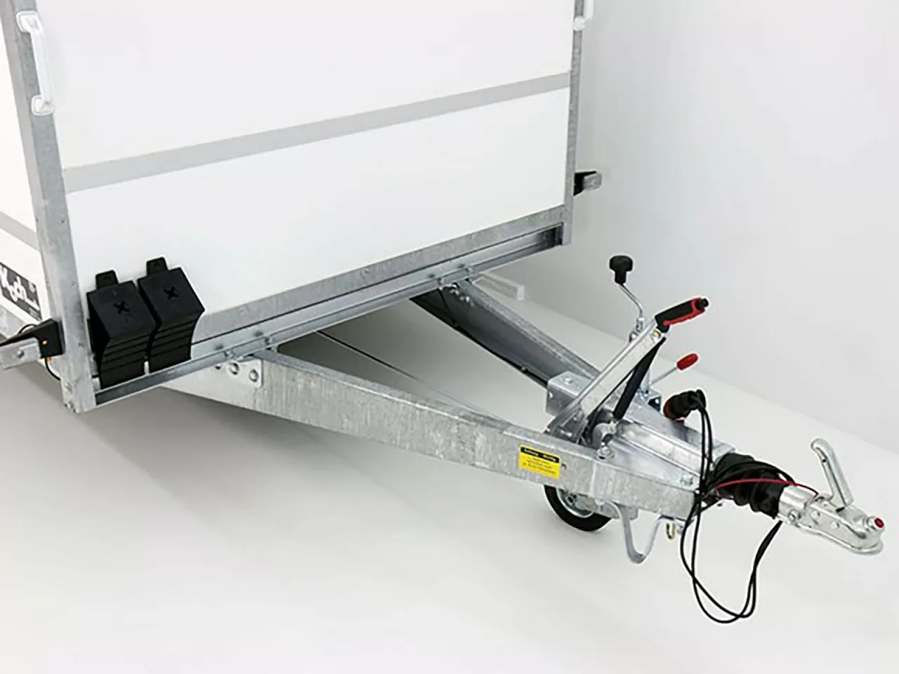 Blyss Kofferanhänger – 1,3 t, 146 × 357 cm, Höhe 180 cm, Rampe - immagine 9