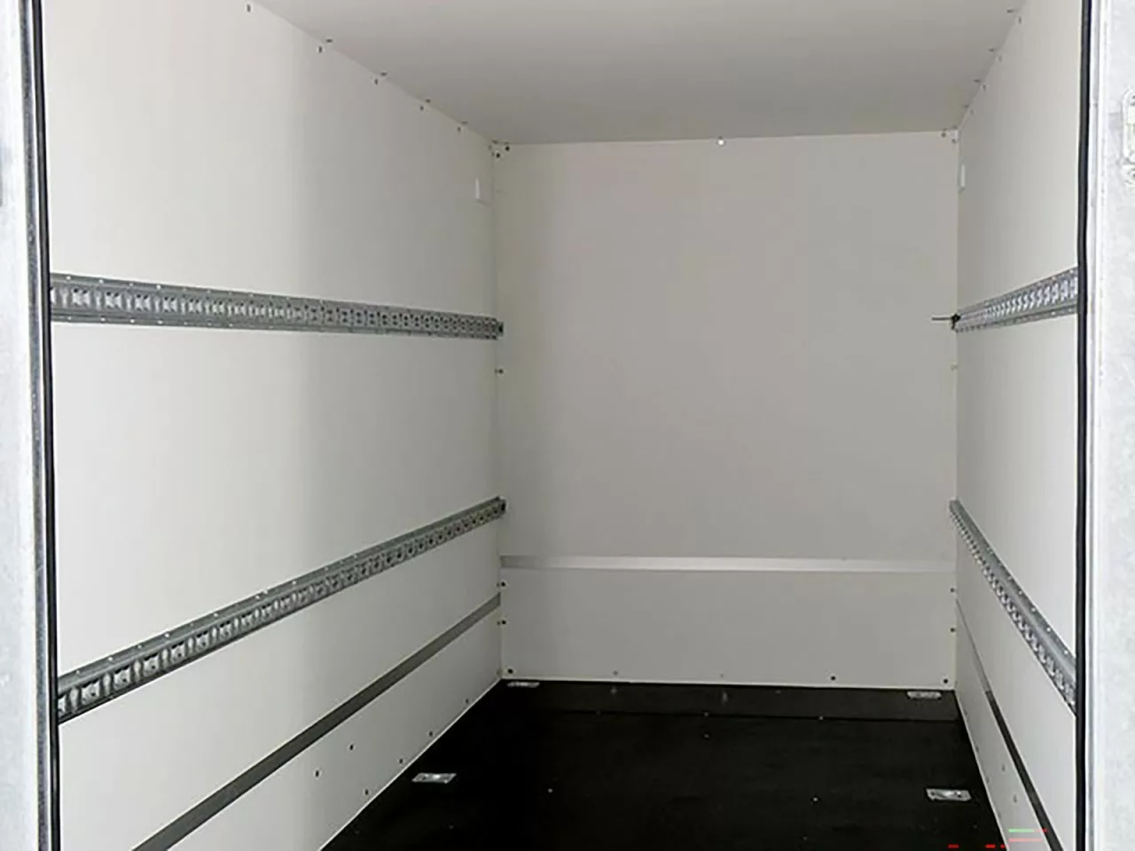 Blyss Kofferanhänger – 1,3 t, 146 × 357 cm, Höhe 180 cm, Rampe - immagine 7